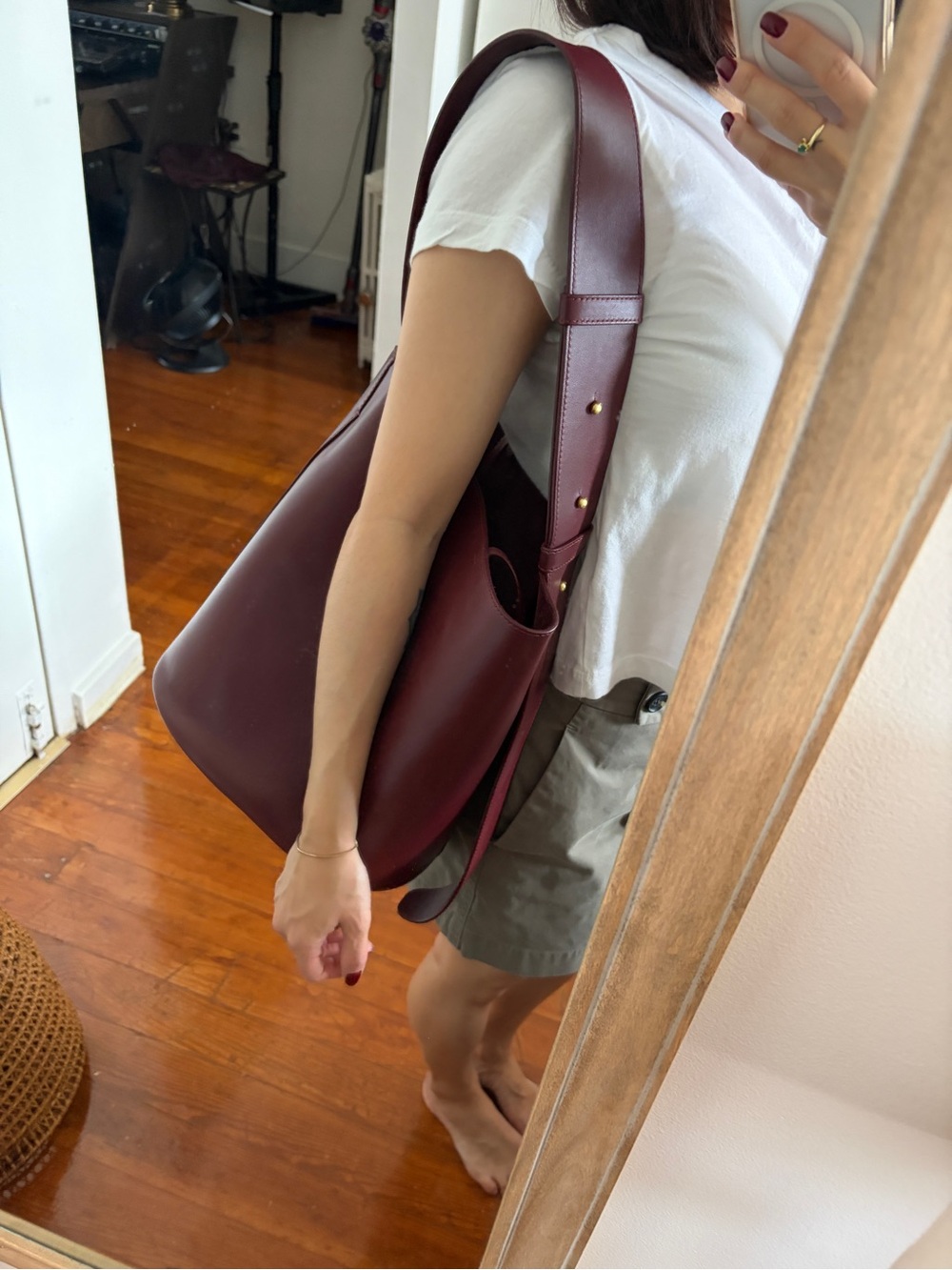 LIE STUDIO Norma Tote in Burgundy Leather - Picture 14 of 14